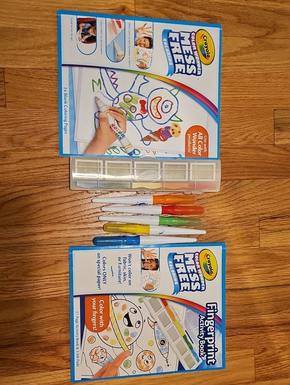 Crayola Color Wonder Fingerpaint Activity Set with Multicolor Markers
